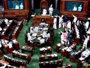 Latest Sahara India News, Congress Protest Against Sahara India, Congress Protest Against Sahara