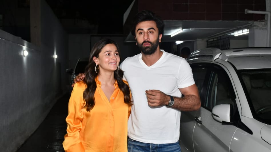 Ranbir Kapoor-Alia Bhatt Viral Video