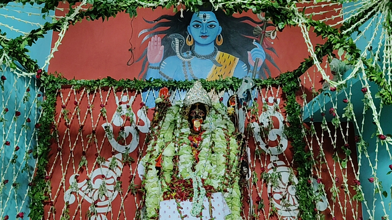 रानीगंज के हालदार बांध में 154वां माँ रक्षा काली पूजा हर्षोल्लास के साथ मनाई गई