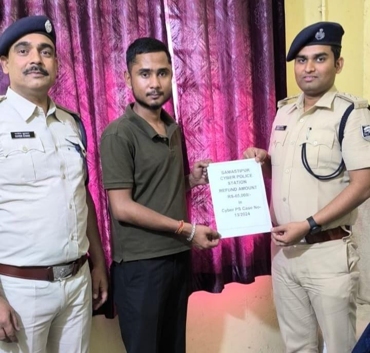 ठगी की शिकार हुए आशीर्वाद को राशि वापस