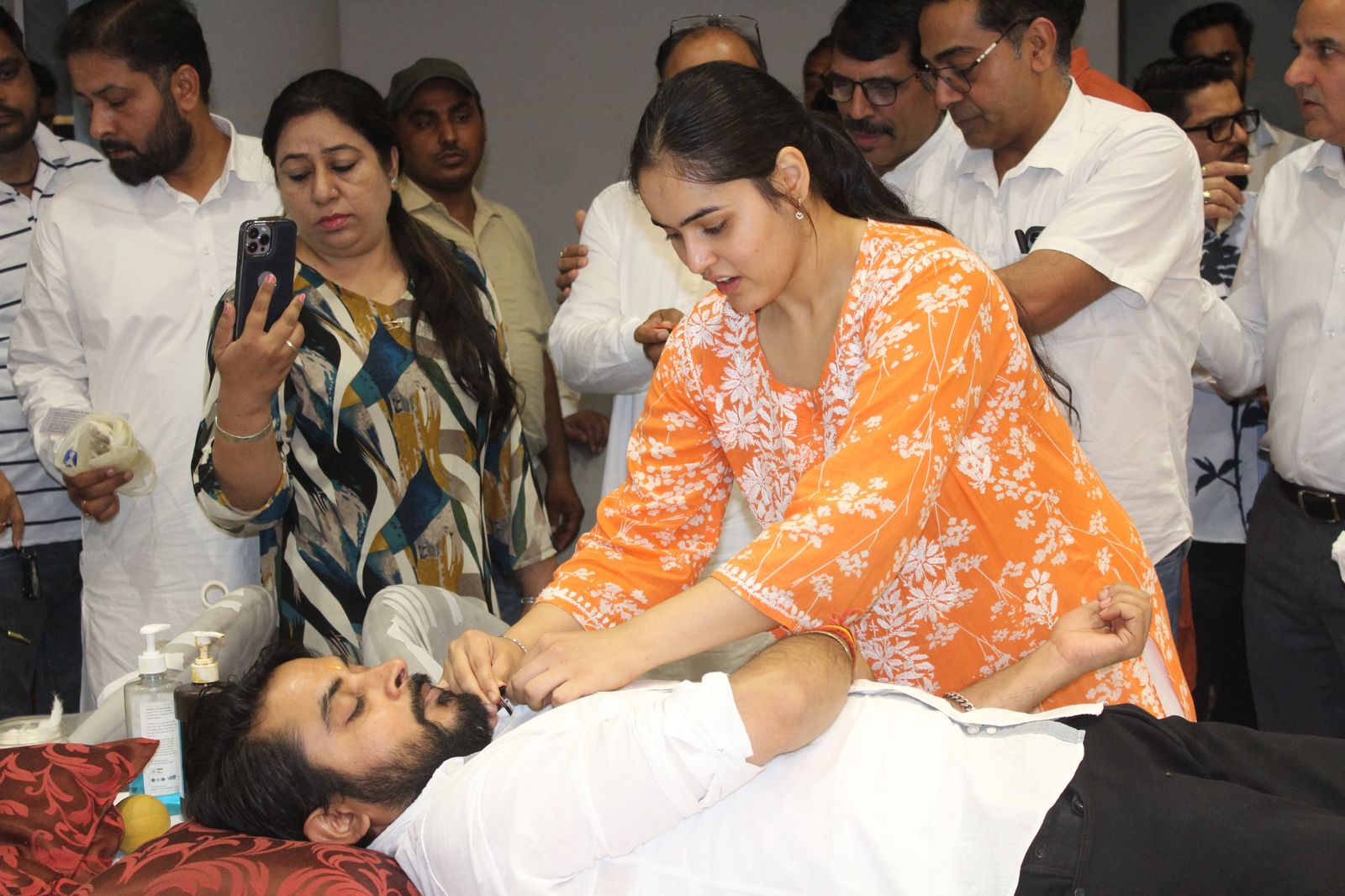 पहलगाम के आतंकी हमले में मारे गए लेफ्टिनेंट विनय नरवाल के जन्म दिन पर रक्तदान शिविर लगाकर दी श्रद्धांजलि