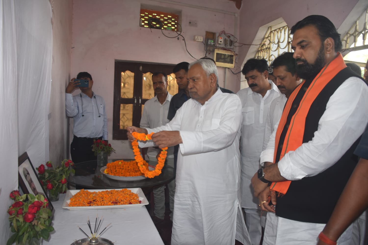 मुख्यमंत्री ने शहीद मोहम्मद इम्तियाज को दी श्रद्धांजलि
