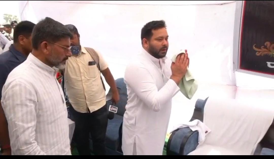 लोदीपुर पहुंचे तेजस्वी यादव, आइटीबीपी जवान सौरव कुमार को दी श्रद्धांजलि