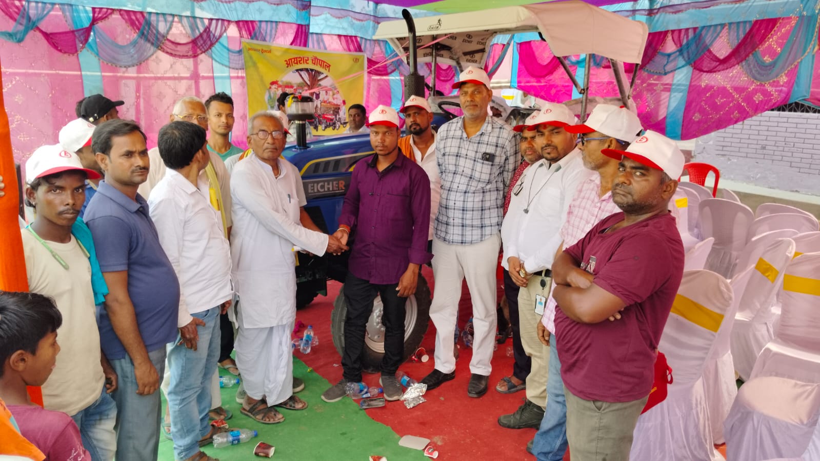 आयशर का डिलीवरी फंक्शन एवं कस्टमर मीट का आयोजन किया गया।