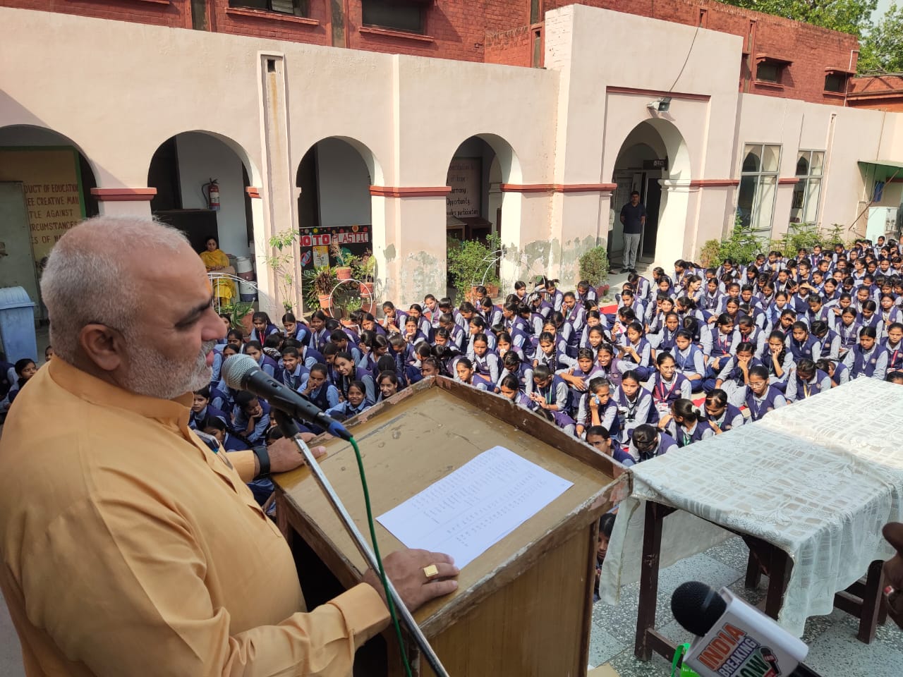 विधायक जगमोहन आनंद व मेयर रेनू बाला गुप्ता ने राजकीय कन्या वरिष्ठï माध्यमिक विद्यालय के 10 वीं व 12वीं में मेरिट आई छात्राओं को किया सम्मानित, विद्यार्थियों को आगे बढऩे का दिया मंत्र