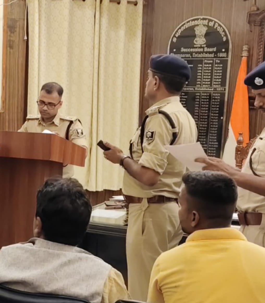 रिश्वत लेते दारोगा का वीडियो वायरल, एसपी ने किया सस्पेंड