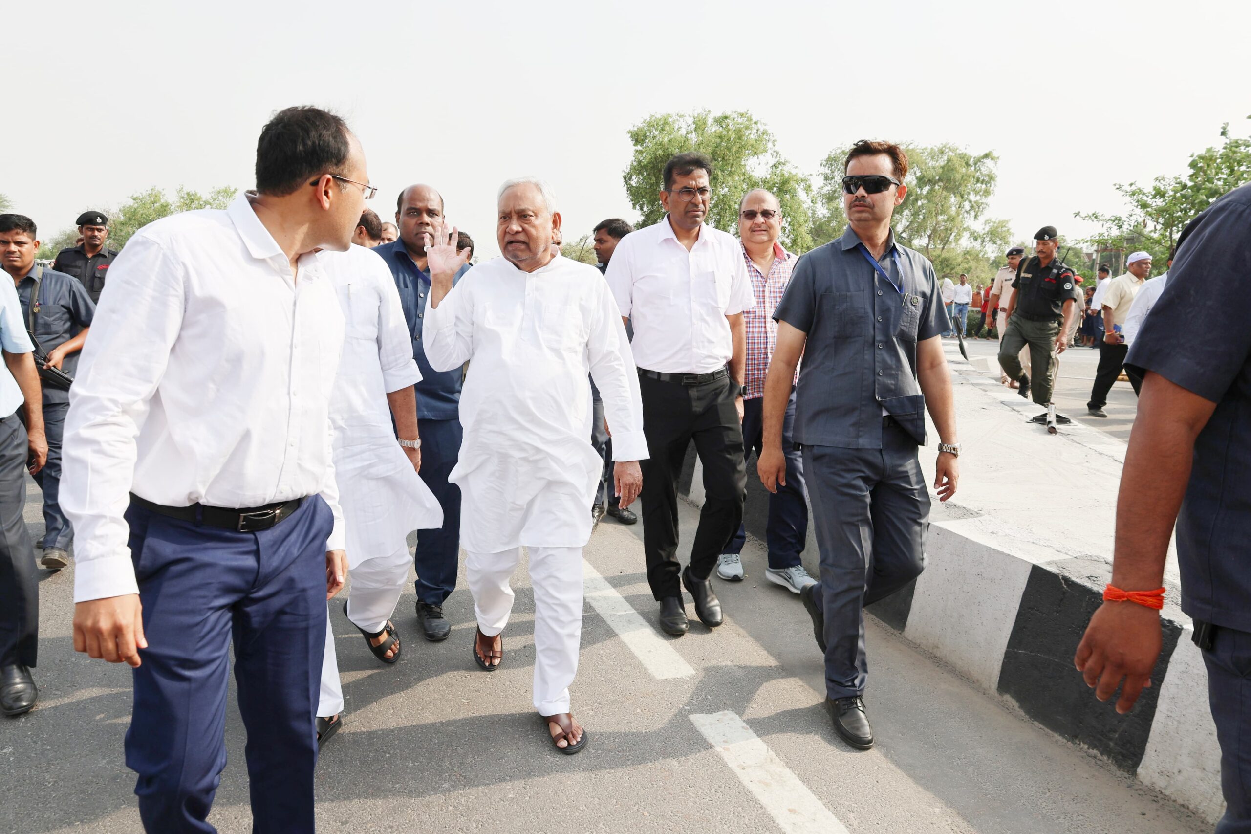मुख्यमंत्री ने किया नालंदा में सालेपुर-राजगीर फोर लेन मार्ग का स्थल निरीक्षण