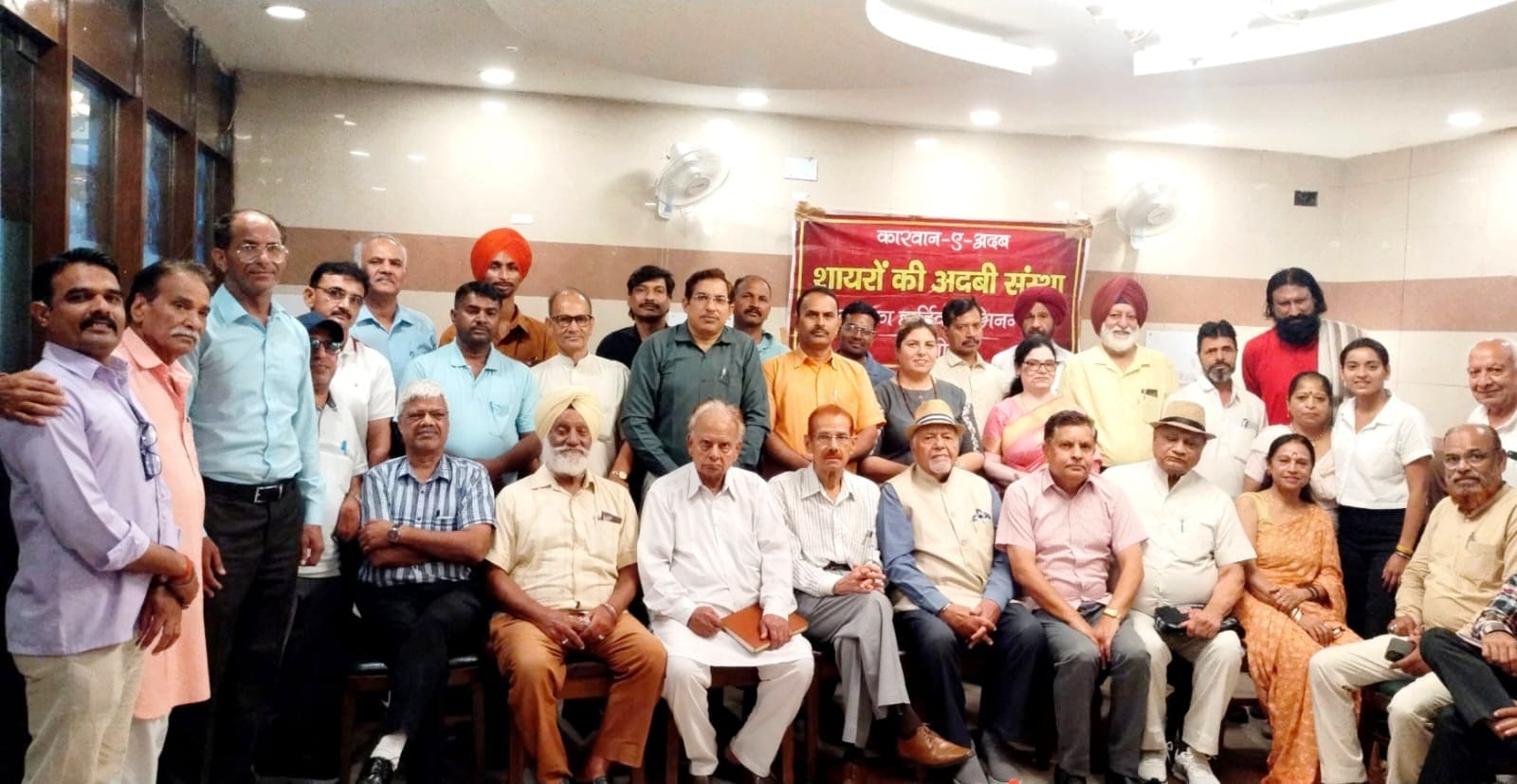 देश के लिए बलिदान देने वाले शहीदों को श्रृद्धाजंलि दी