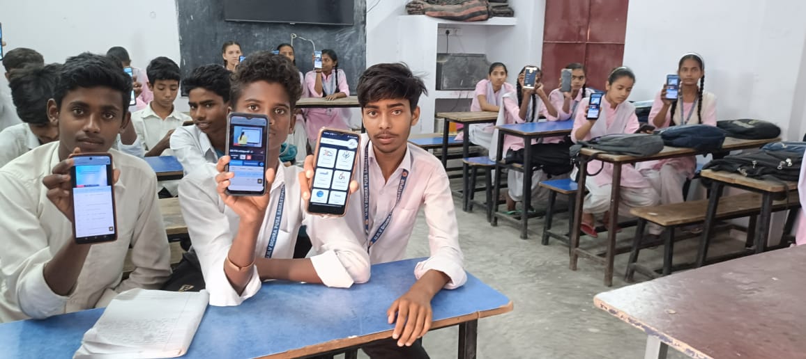 दिघरा उच्च माध्यमिक विद्यालय में ‘मोबाइल से शिक्षा’ कार्यक्रम की हुई लॉन्चिंग 