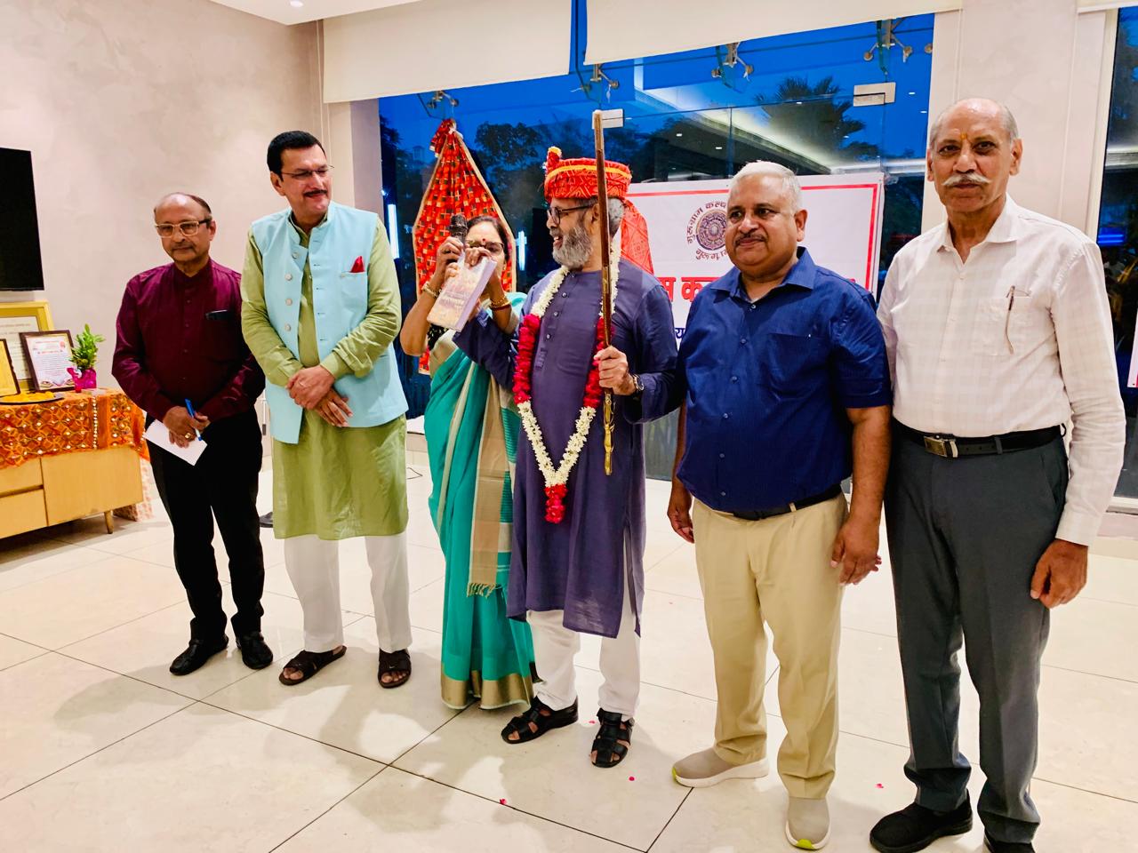 गुरुग्राम कल्चरल फोरम के तत्वावधान में मनी ओज पुरोधा डॉ. सारस्वत मोहन मनीषी के जन्म की हीरक जयंती