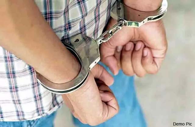 NCLT मुंबई के अफसर समेत 2 गिरफ्तार 