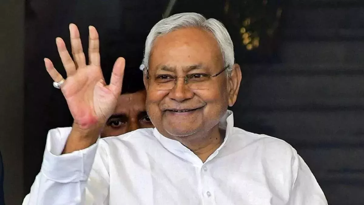 मुजफ्फरपुर में ग्रामीण सड़कों के सुदृढ़ीकरण कार्य का मुख्यमंत्री ने किया शुभारंभ