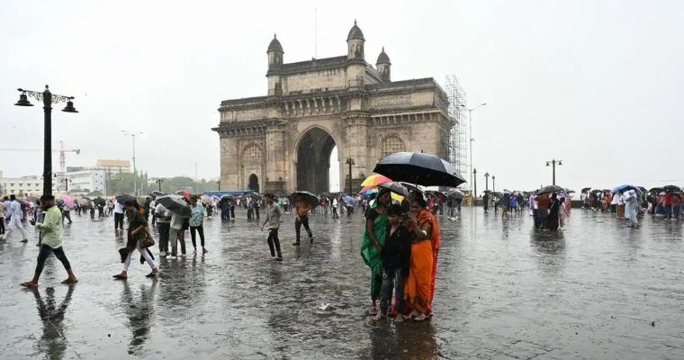 35 साल बाद जल्दी आया मानसून, मुंबई की 96 इमारतों पर खतरा!