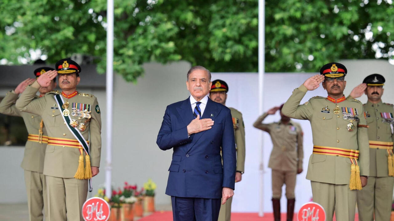 अब असीम की खैर नहीं, भारत के साथ ही पाक जनता के निशाने पर भी हैं मुनीर!