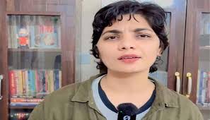 सिंदूर पर नेहा राठौर ने बीजेपी को घेरा, सिंदूर घर घर बांटने को बताया संस्कृति का अपमान!
